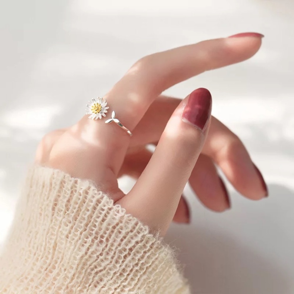 925 Silver Adjustable Daisy Ring - Picture 3 of 4